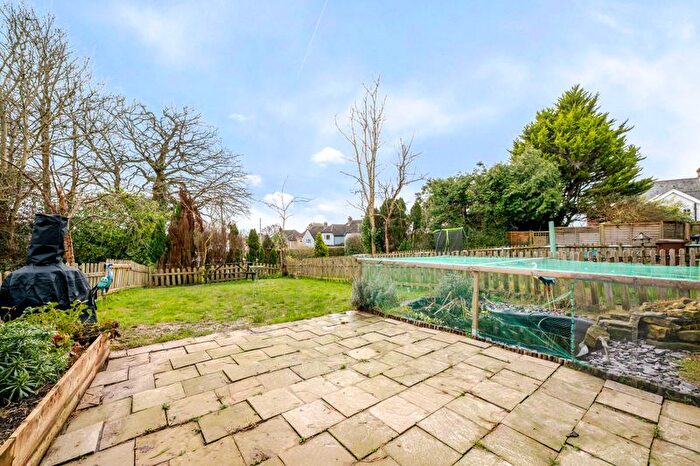 2 Bedroom Flat For Sale In Swaylands Avenue, Crowborough, TN6