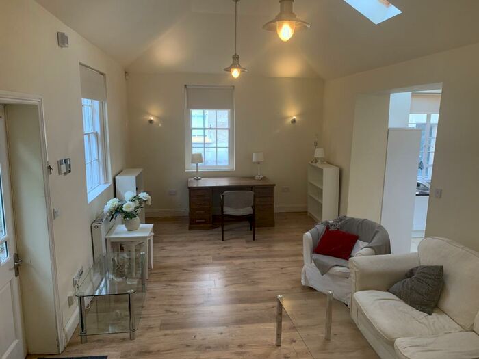 2 Bedroom Flat To Rent In Barton Buildings, City Centre, BA1