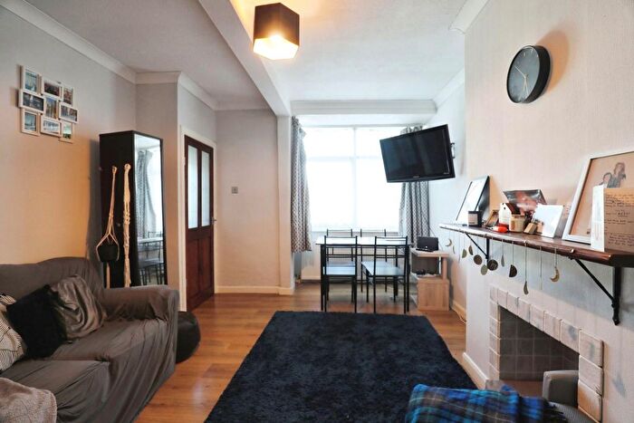 2 Bedroom Terraced House For Sale In Burlington Avenue, York, YO10