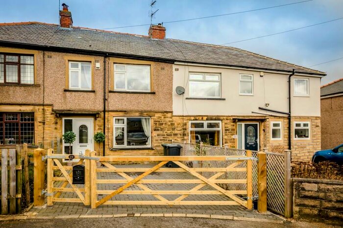 3 Bedroom Terraced House To Rent In Delph Grove, Clayton, BD14