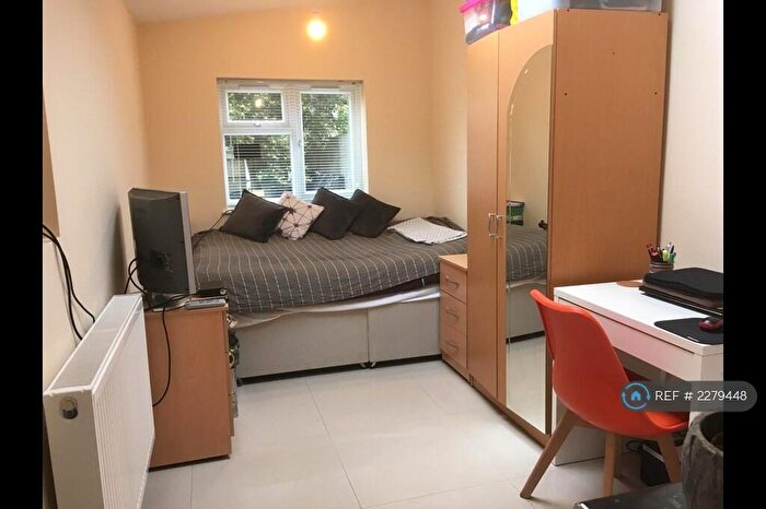 Studio To Rent In Poolsford Road, London, NW9