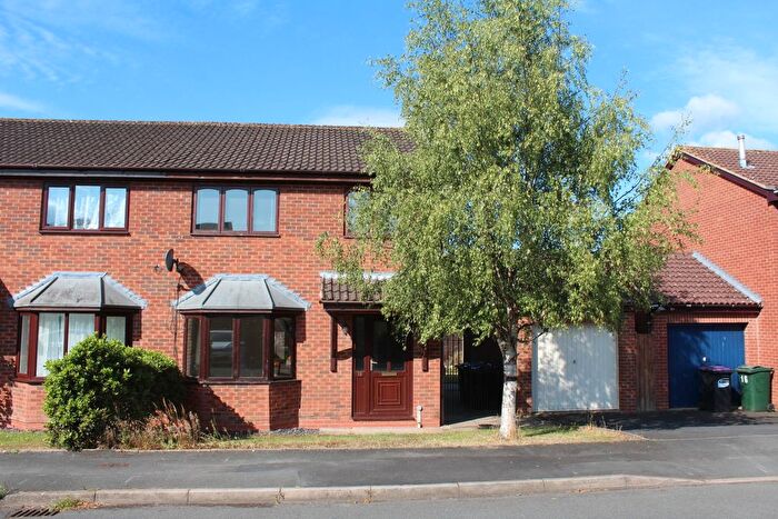 3 Bedroom Semi-Detached House To Rent In Castle Close, Burford, WR15