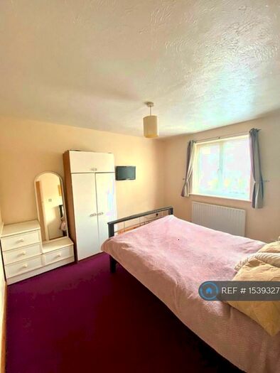 1 Bedroom Semi-Detached House To Rent In Farmbrook, Luton, LU2 - Photo 3