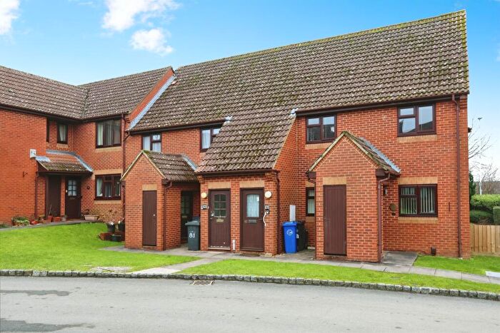 2 Bedroom Retirement Property For Sale In Lansdowne Way, High Wycombe, HP11