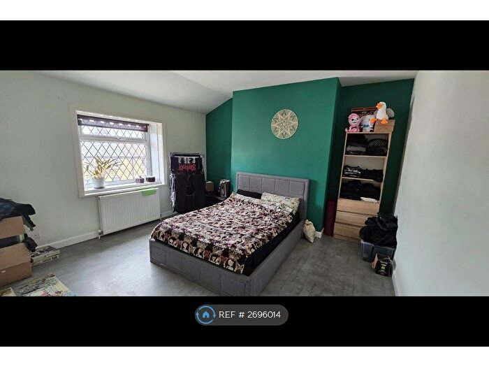 1 Bedroom Terraced House To Rent In Marlborough Road, Bradford, BD8
