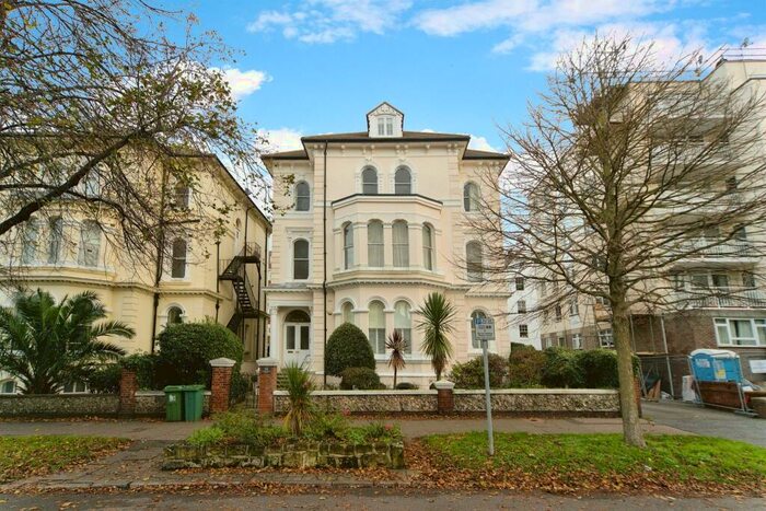 3 Bedroom Apartment To Rent In Devonshire Place, Eastbourne, BN21
