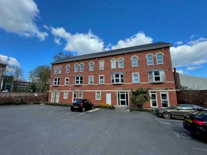 2 Bedroom Duplex To Rent In Bakersfield Place, Sale, M33