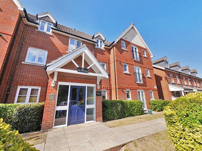 2 Bedroom Flat To Rent In The Greenway, Uxbridge, UB8