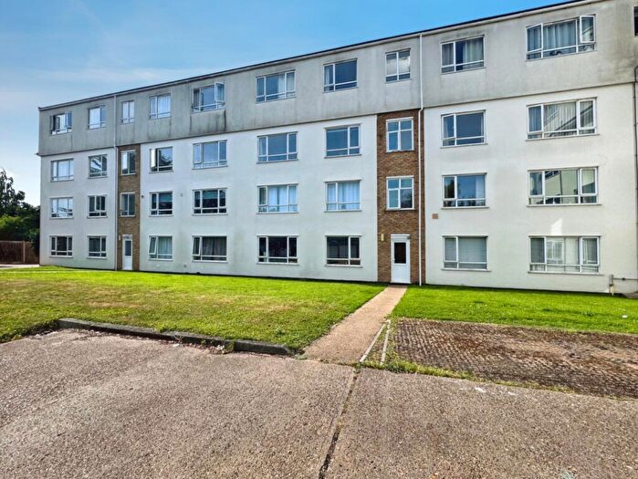 2 Bedroom Apartment To Rent In Southbourne Grove, Westcliff-On-Sea, SS0