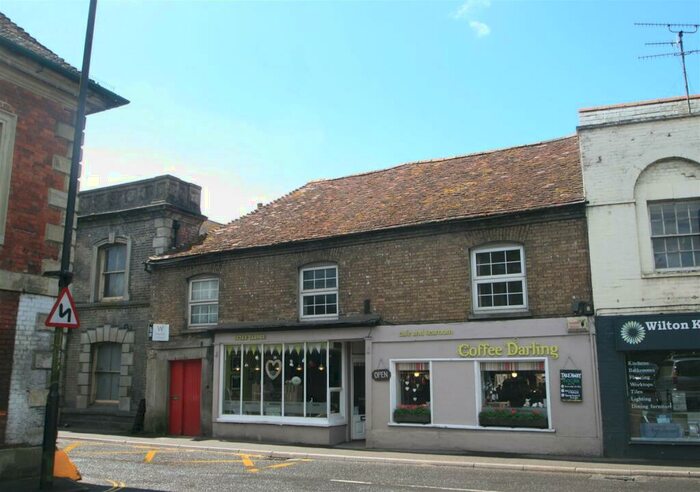 2 Bedroom Apartment To Rent In Wilton - Silver Street, SP2