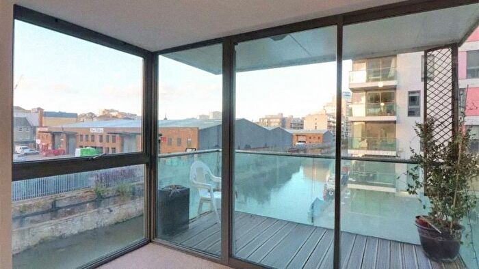 3 Bedroom Flat For Sale In Vickery's Wharf, E14