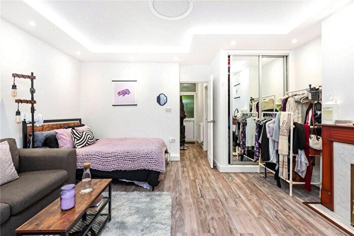 Studio To Rent In Mitchell House, College Cross, London, N1
