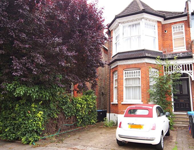 1 Bedroom Flat To Rent In Haslemere Road, Winchmore Hill, N21