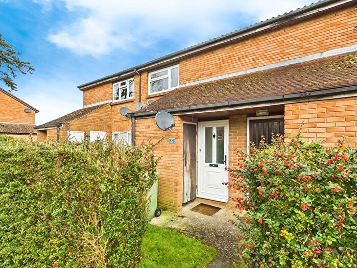 1 Bedroom Flat To Rent In Kingslea, Horsham, RH13