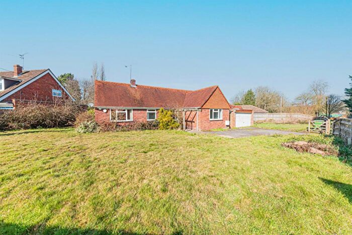 3 Bedroom Bungalow To Rent In Rokeby Drive, Tokers Green, Reading, RG4