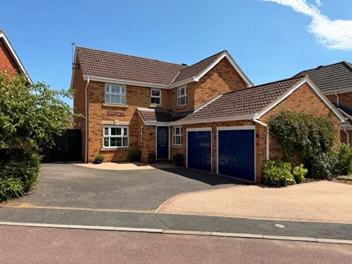 4 Bedroom Detached House For Sale In Cornfield Way, Burton Latimer, Kettering, NN15