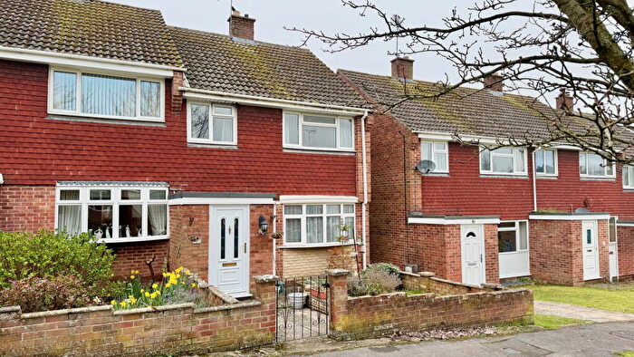 3 Bedroom End Of Terrace House For Sale In Aintree Close, Newbury, RG14