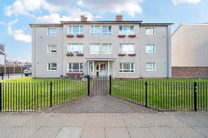 2 Bedroom Flat For Sale In London Road, Portsmouth, Hampshire, PO2