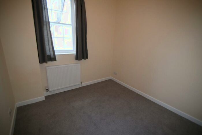 1 Bedroom Flat To Rent In Newport Street, Tiverton, EX16