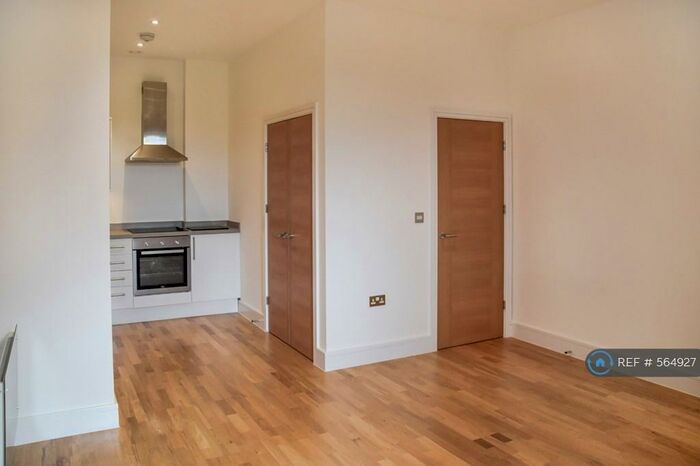 1 Bedroom Flat To Rent In Bartley Way, Hook, RG27