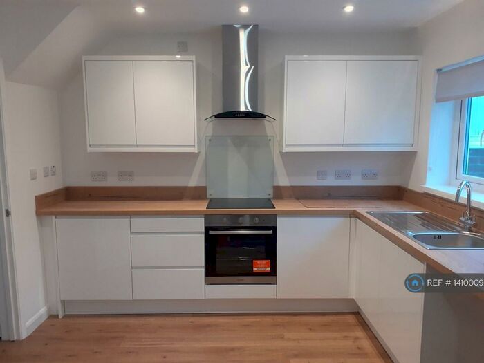 3 Bedroom End Of Terrace House To Rent In Hammond Road, Fareham, PO15