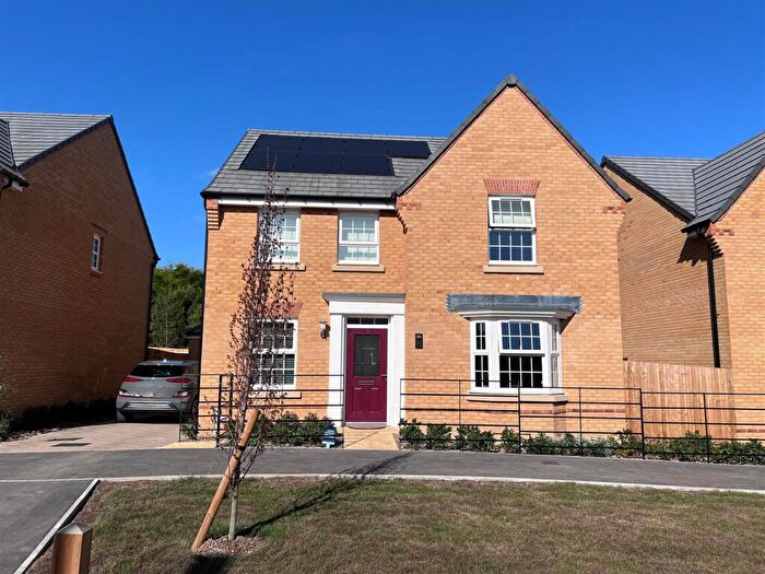 4 Bedroom Detached House For Sale In Great Barton Hill Road, Gillingham, SP8