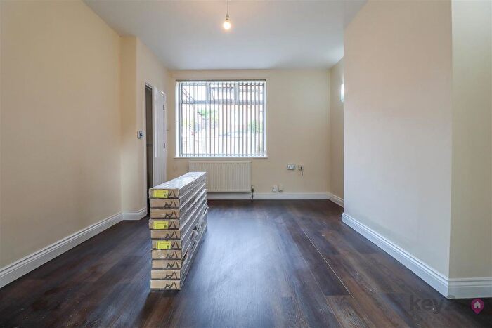 2 Bedroom End Terrace House To Rent In Lamb Road, Sheffield, S5