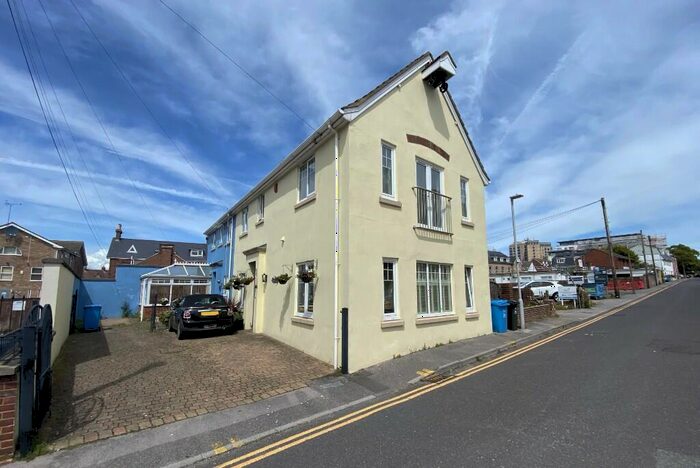 3 Bedroom Town House For Sale In Seldown Lane, Poole Town Centre, BH15