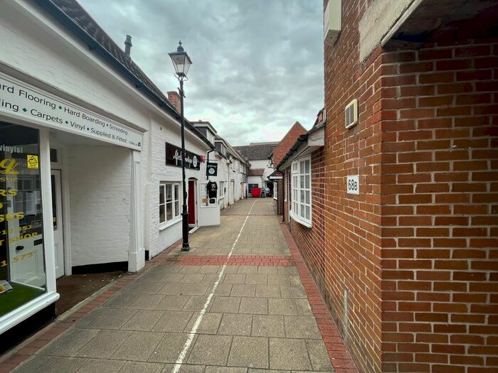 1 Bedroom Flat To Rent In Flat, High Street, Andover, SP10