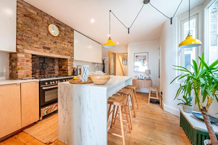 2 Bedroom Flat For Sale In Harold Road, Upton Park, London, E13