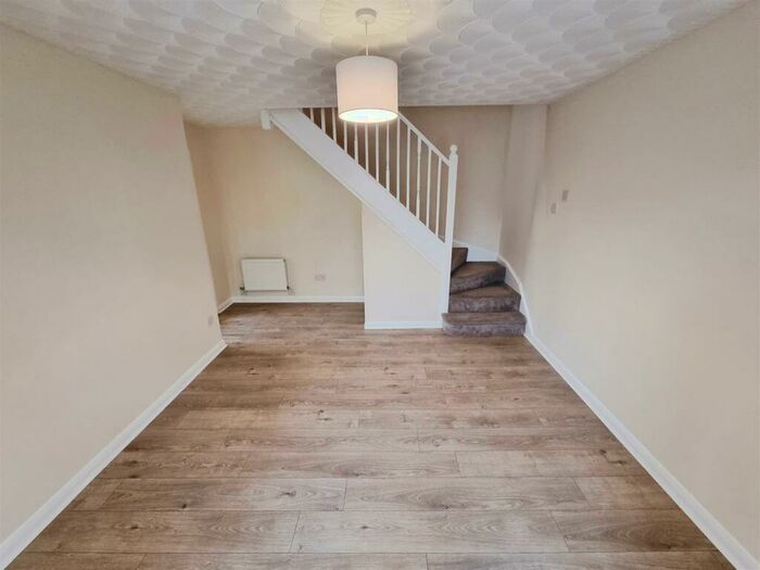 2 Bedroom Terraced House To Rent In Boxgrove Priory, Bedford, MK41