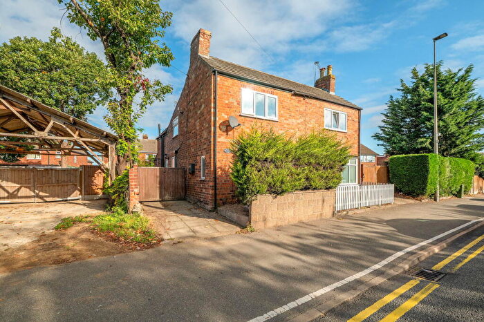 2 Bedroom Semi-Detached House For Sale In Newark Road, Lincoln, LN6