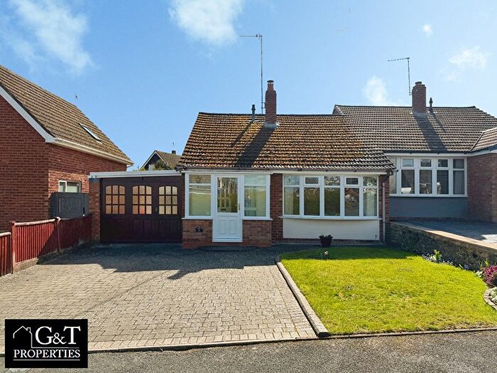 2 Bedroom Bungalow For Sale In Thanet Close, Kingswinford, DY6