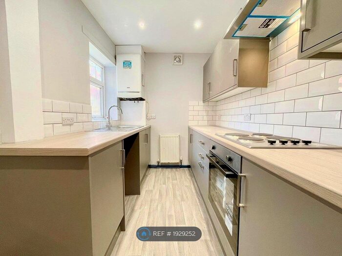 2 Bedroom Terraced House To Rent In Madison Street, Manchester, M18