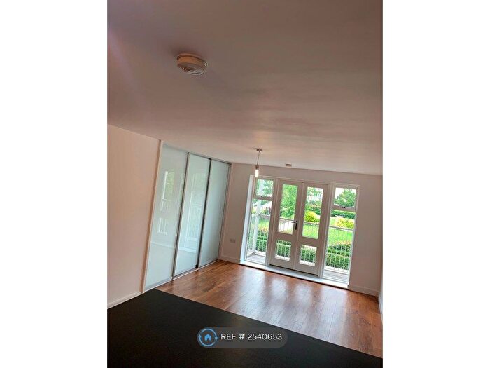 1 Bedroom Flat To Rent In Park Lodge Avenue, West Drayton, UB7