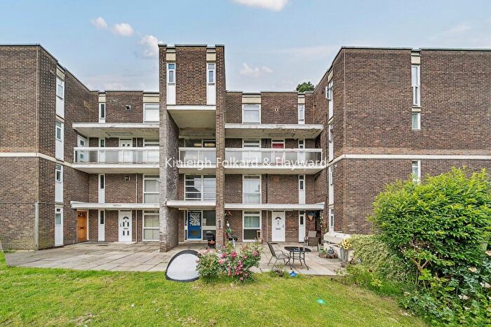 3 Bedroom Flat For Sale In Gordon Road, Finchley Central, London, N3