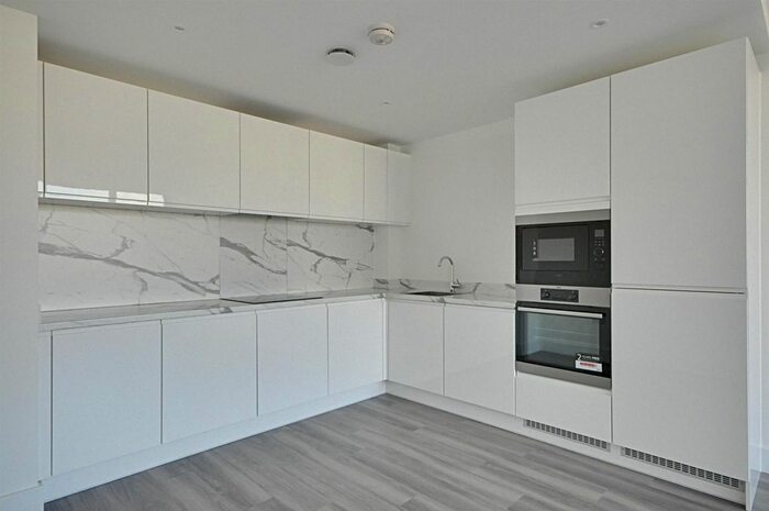 1 Bedroom Flat To Rent In Frazer Nash Close, Isleworth, TW7