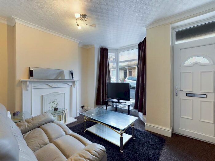 2 Bedroom Private Hall To Rent In Balmoral Road, Lancaster, LA1