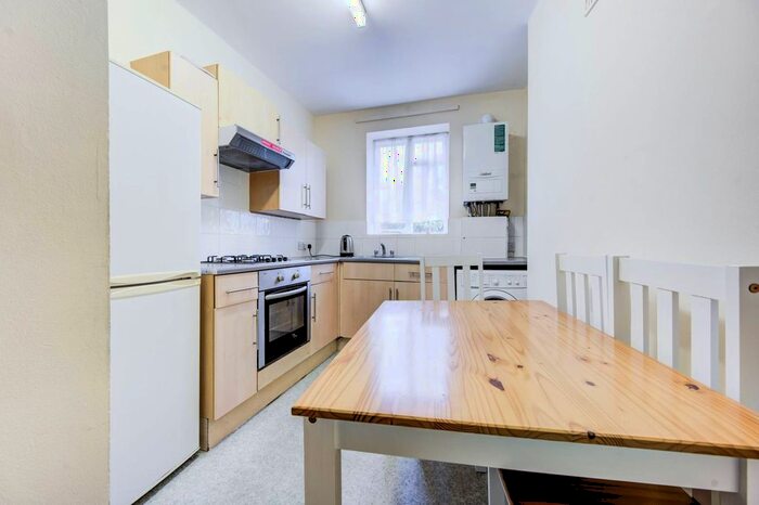 3 Bedroom Flat To Rent In Beethoven Street, West Kilburn, London, W10