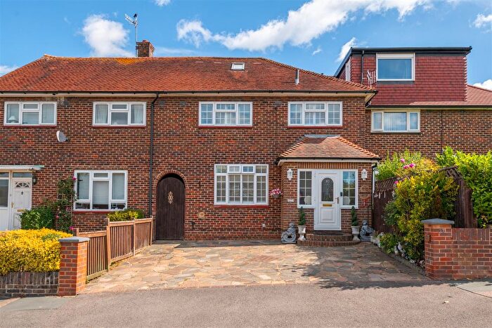 4 Bedroom End Of Terrace House For Sale In Malmstone Avenue, Merstham, Redhill, RH1