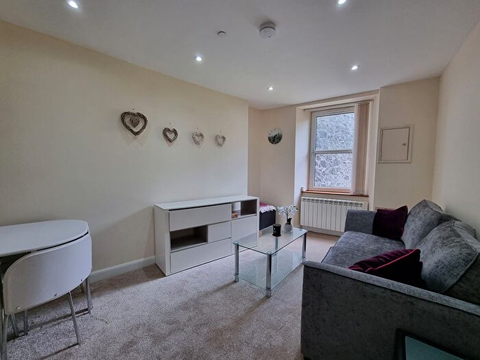 1 Bedroom Flat To Rent In Menzies Road, Torry, Aberdeen, AB11