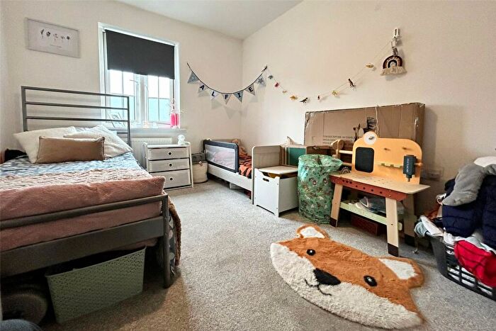 2 Bedroom Flat For Sale In Charteris Close, Wellesley, Aldershot, Hampshire, GU11