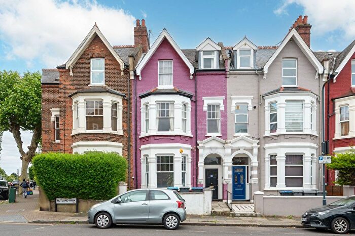 2 Bedroom Flat To Rent In Rutland Park, Willesden Green, London, NW2