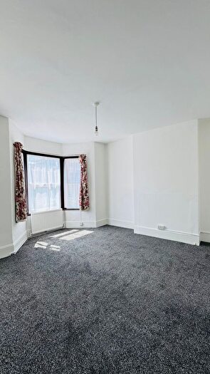 6 Bedroom Terraced House To Rent In Church Road, London, E12