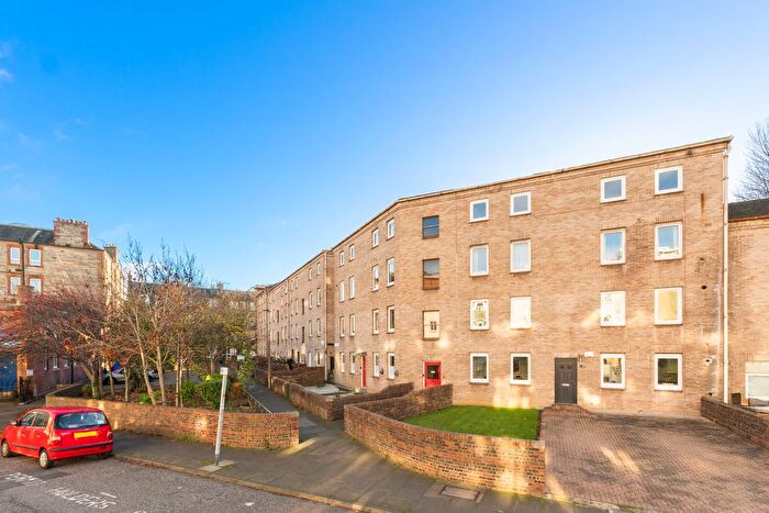 2 Bedroom Flat For Sale In / Brunswick Terrace, Edinburgh, EH7