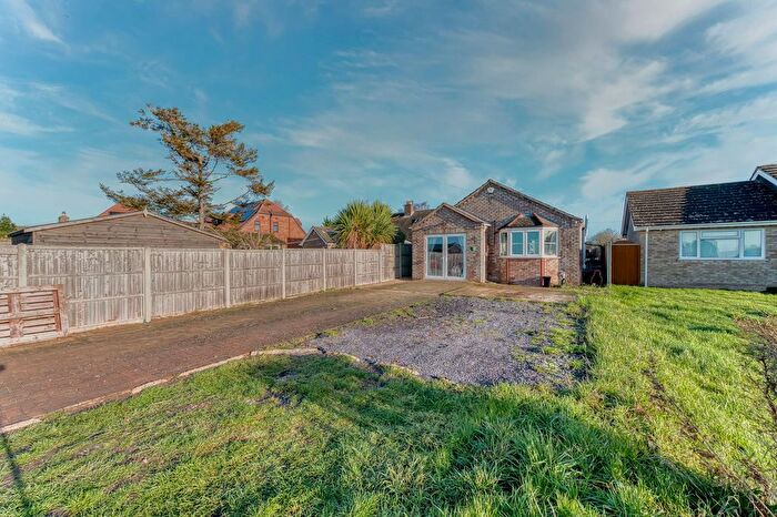 3 Bedroom Detached Bungalow For Sale In Colletts Bridge Lane, Elm, PE14