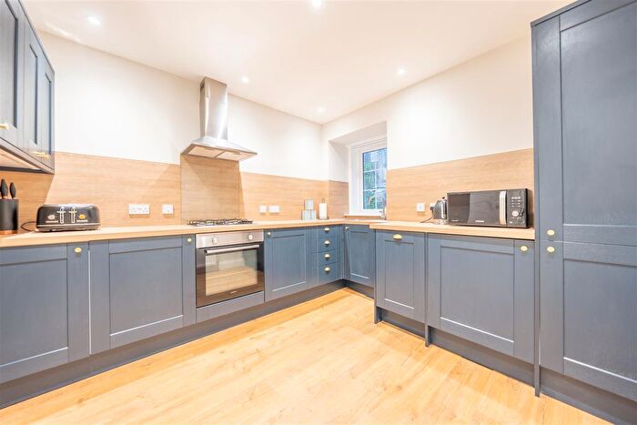 2 Bedroom Flat For Sale In King Street, Crieff, PH7