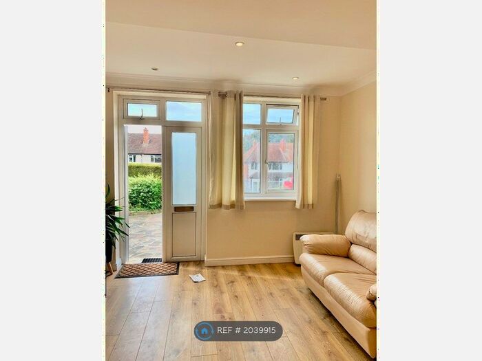 1 Bedroom Flat To Rent In South Croydon, Croydon, CR2