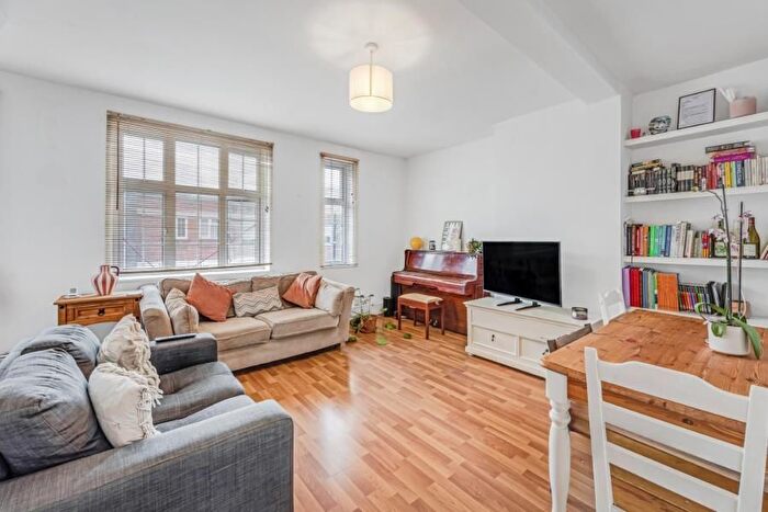 1 Bedroom Flat To Rent In Chapel Market, Islington, N1