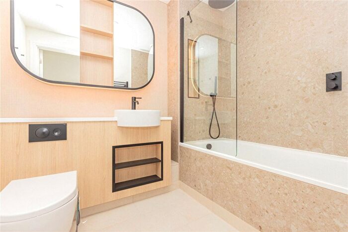 3 Bedroom Flat To Rent In Henshaw Parade, The Hyde, London, NW9